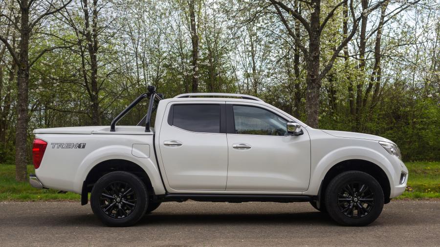  Nissan Navara Trek-1° 2017 года  (фото 4 из 18)